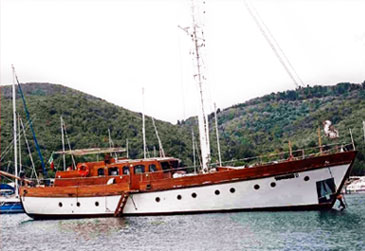 vintage boat at Valencia