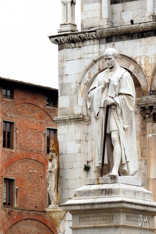 lucca17